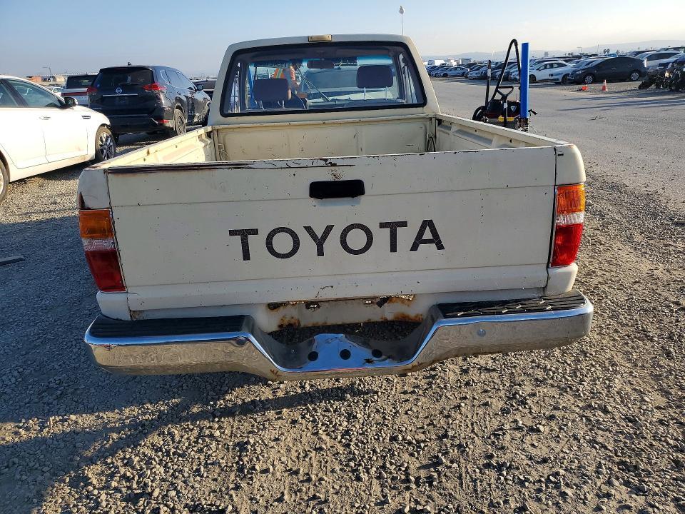 1984 Toyota Pickup Deluxe