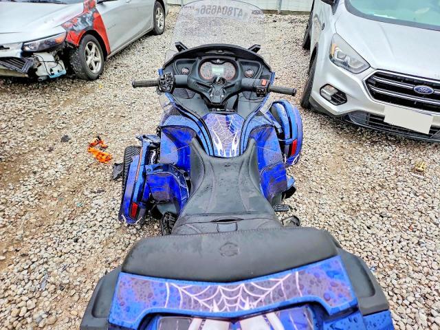 2017 Can-Am Spyder Roadster RT