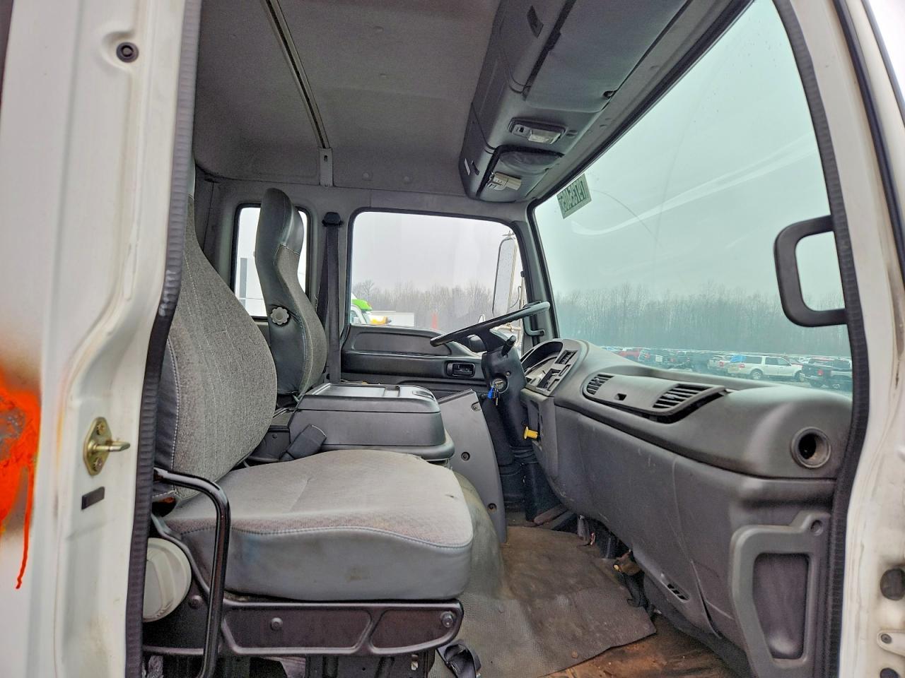 2006 GMC T-SERIES BOX Truck