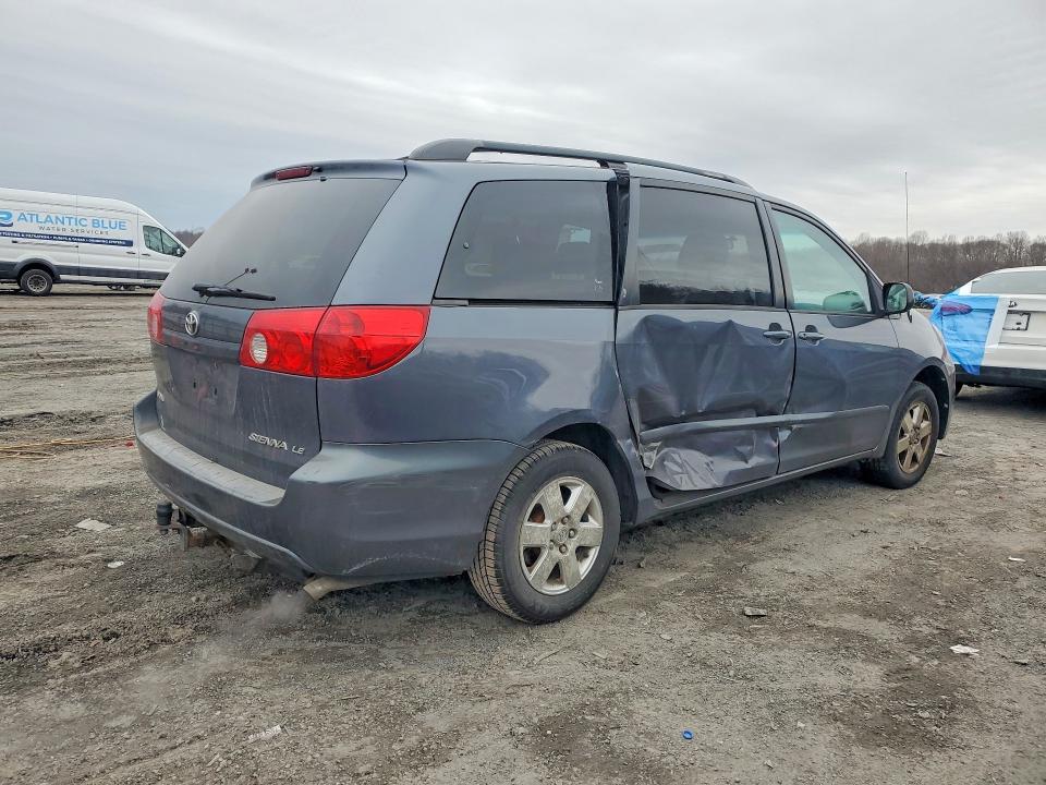 2006 Toyota Sienna le 7 Passenger