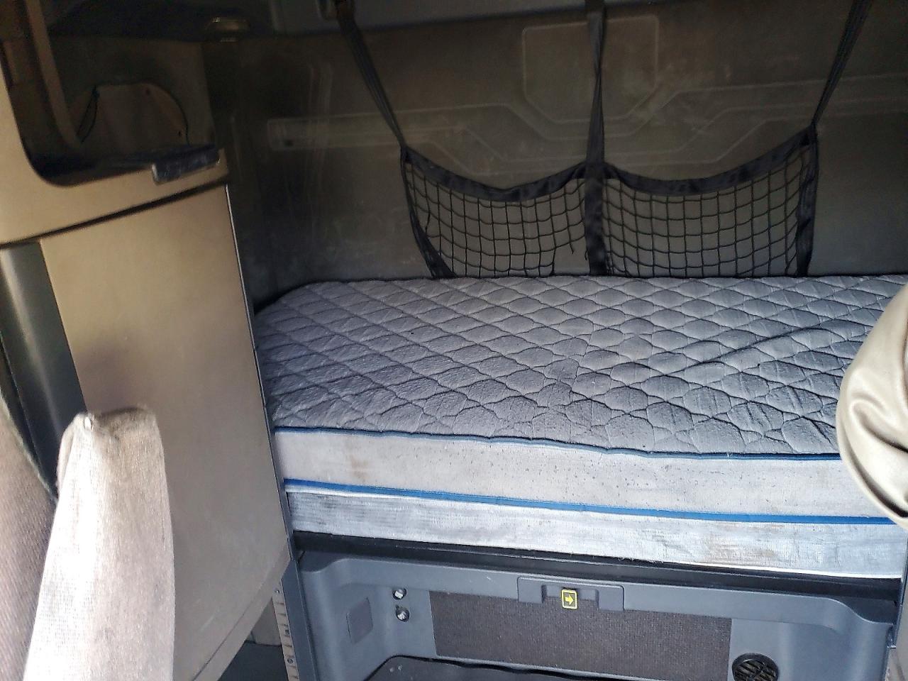 2016 Freightliner Cascadia 125