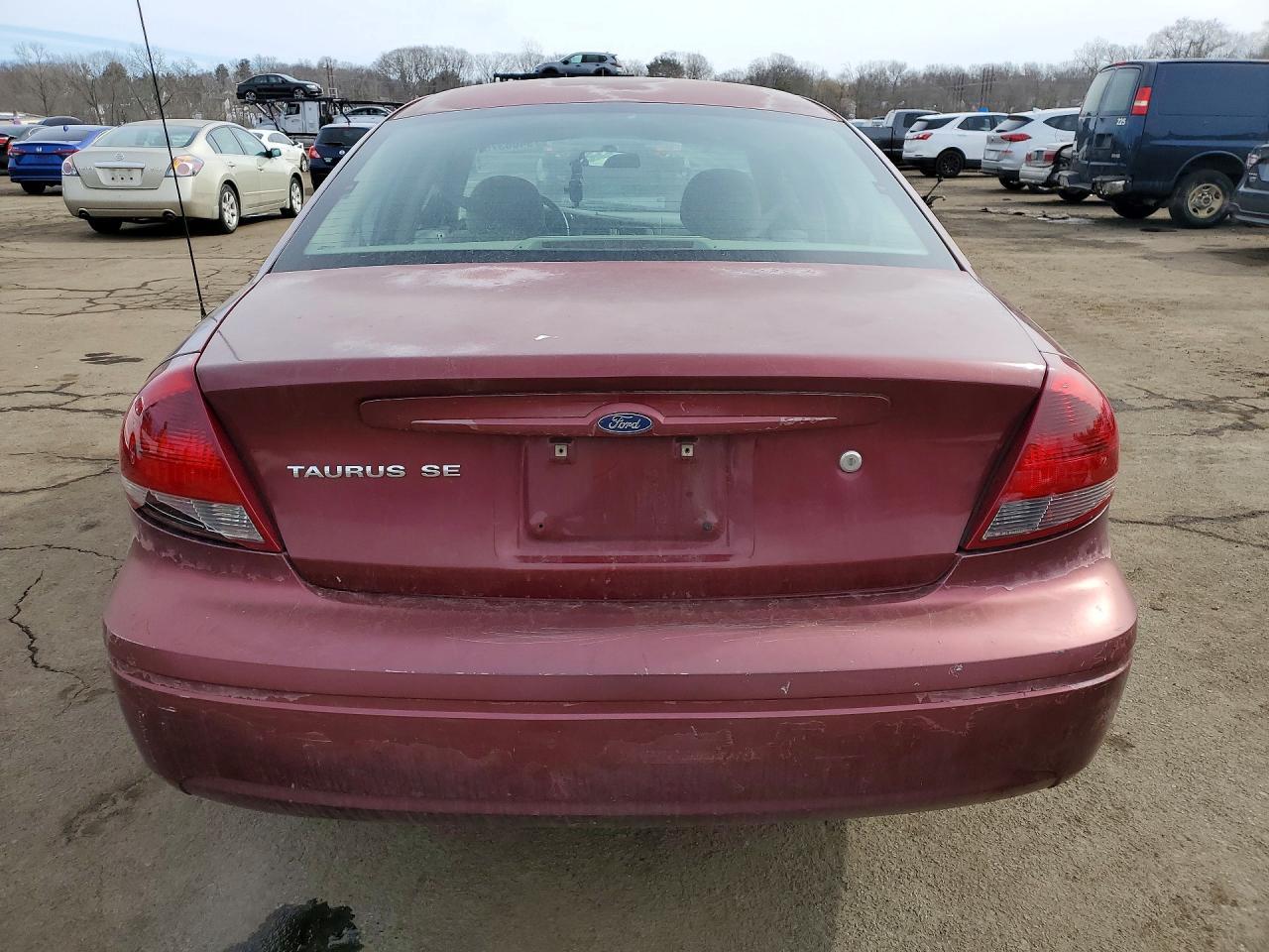 2005 Ford Taurus se