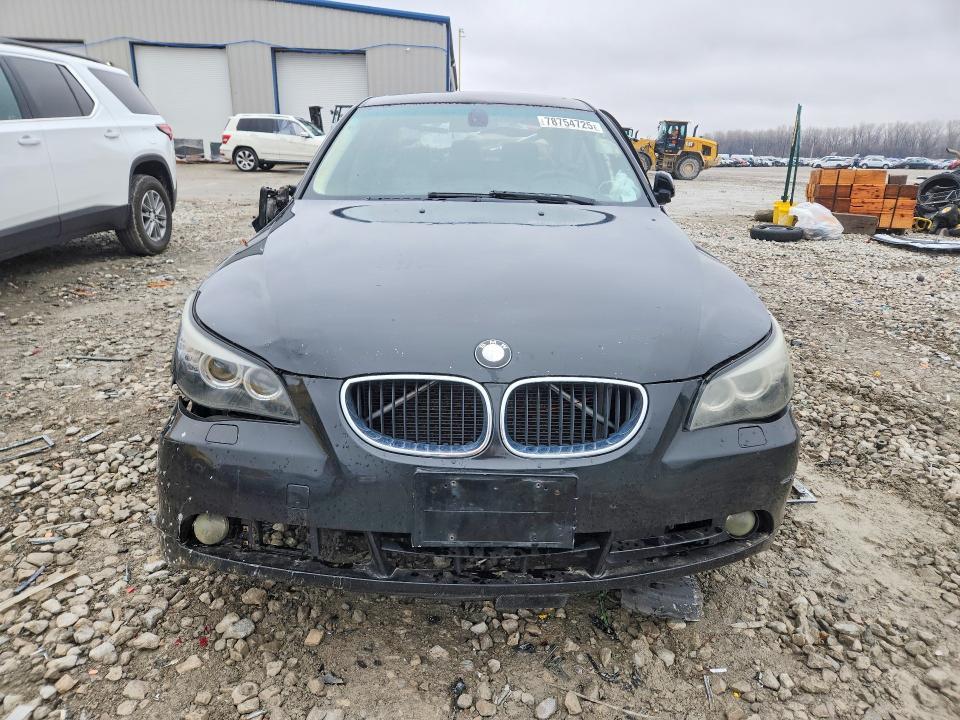 2004 BMW 525i