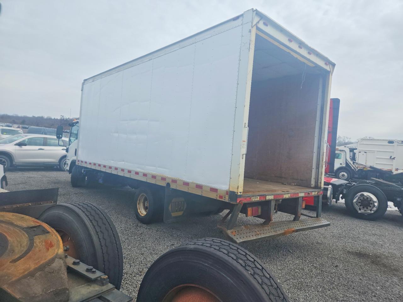 2013 Isuzu NPR HD BOX Truck