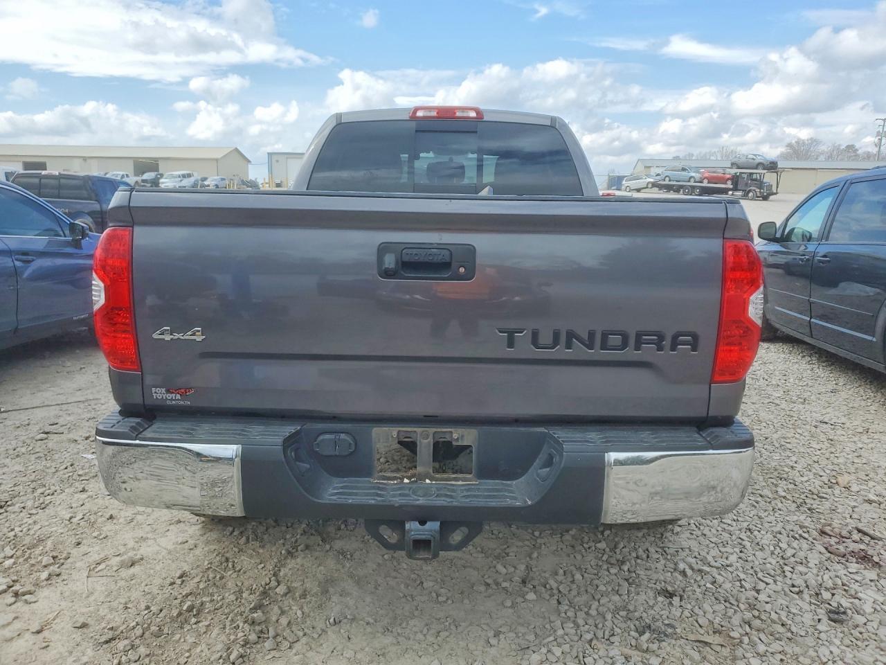 2017 Toyota Tundra SR5