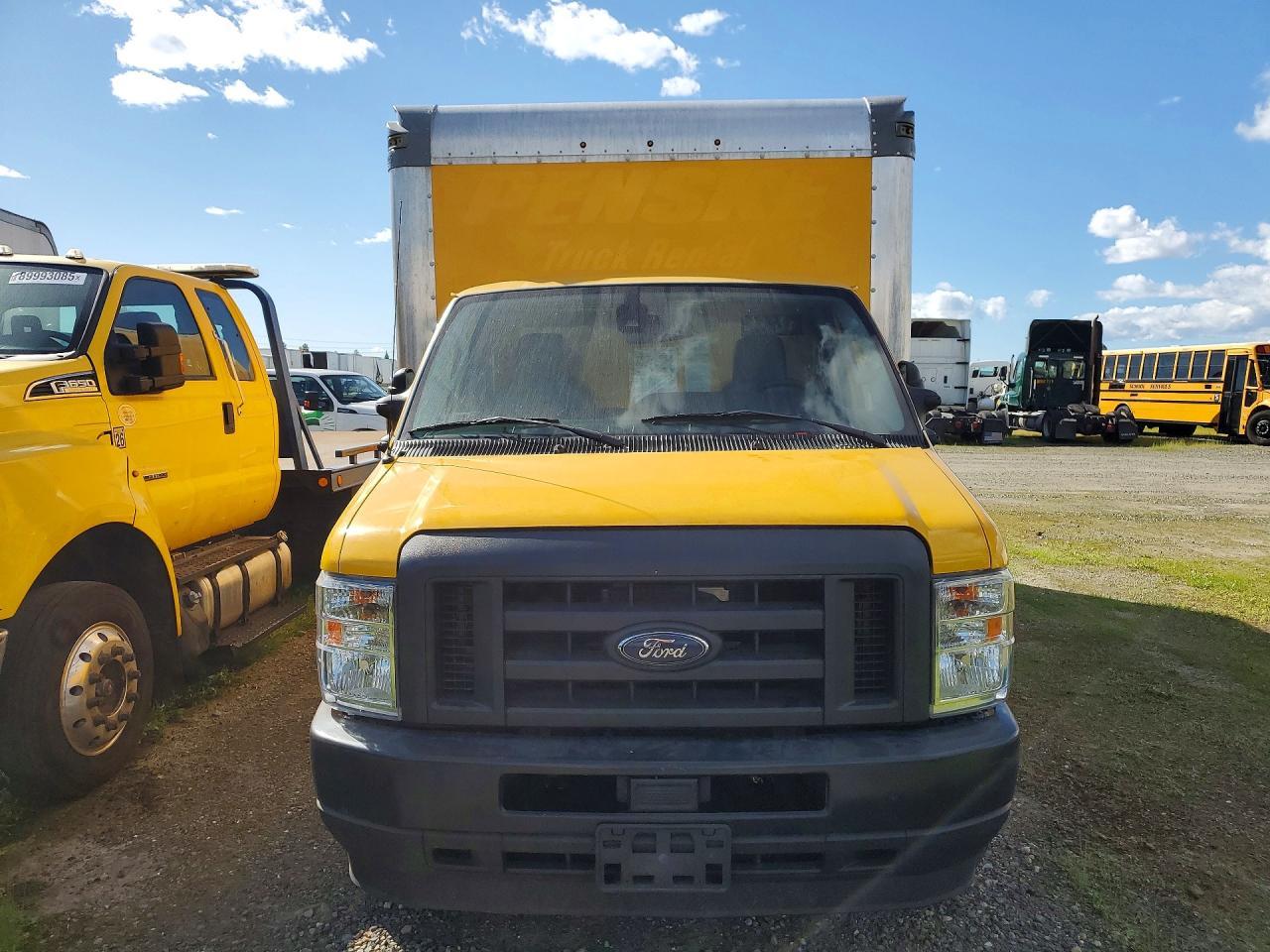 2022 Ford E350 BOX Truck