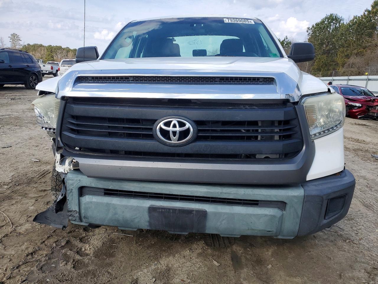 2014 Toyota Tundra SR