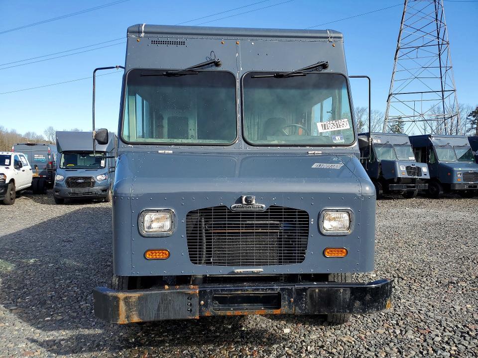 2021 Freightliner MT45G Chassis Delivery Truck