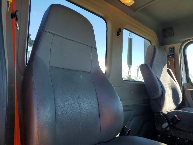 2016 Freightliner Cascadia 1-Semi Truck