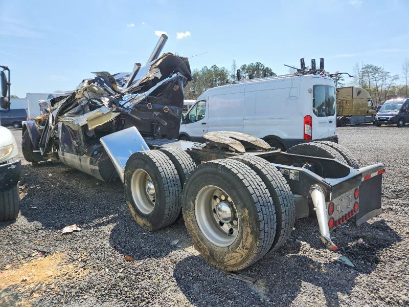 2023 Peterbilt 389