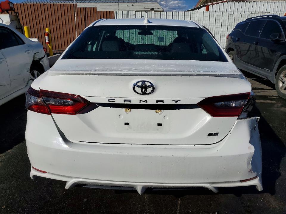 2024 Toyota Camry se