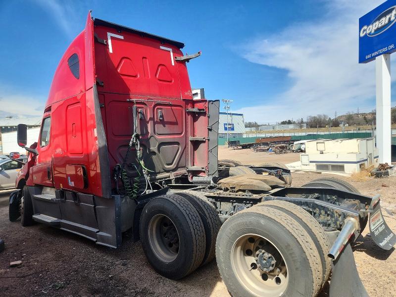 2019 Freightliner Cascadia 126