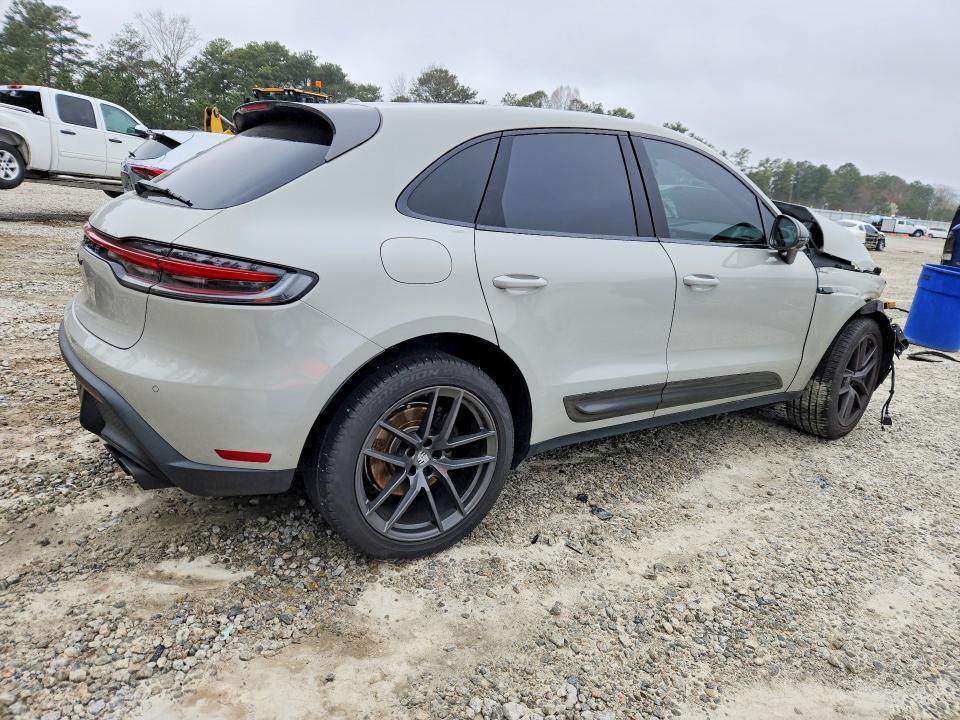 2023 Porsche Macan Base