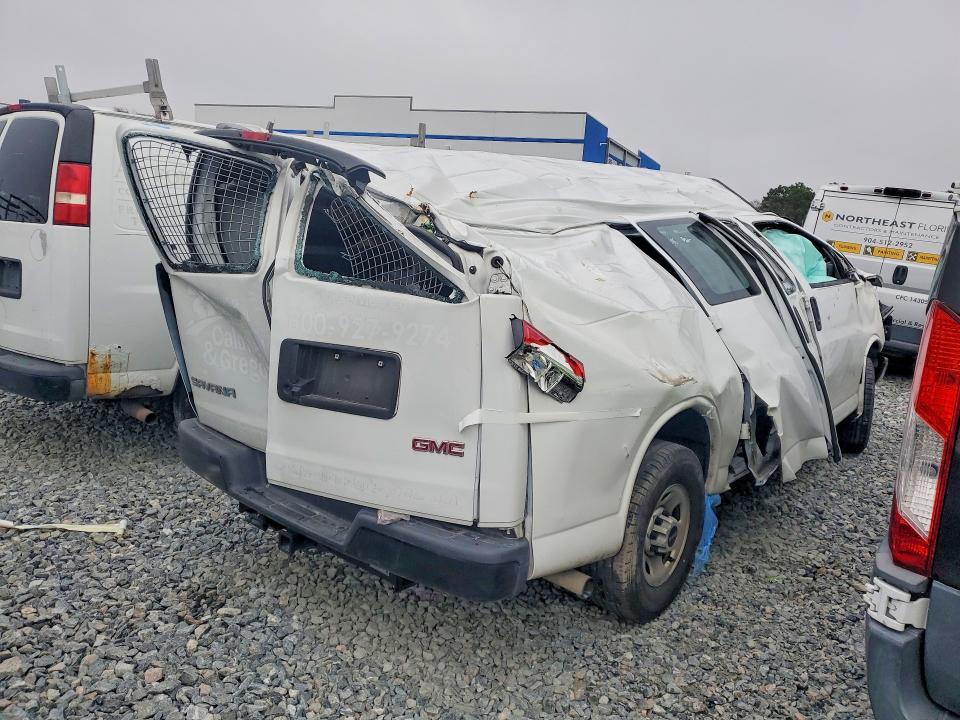 2023 GMC Savana 2500 Utility / Service van