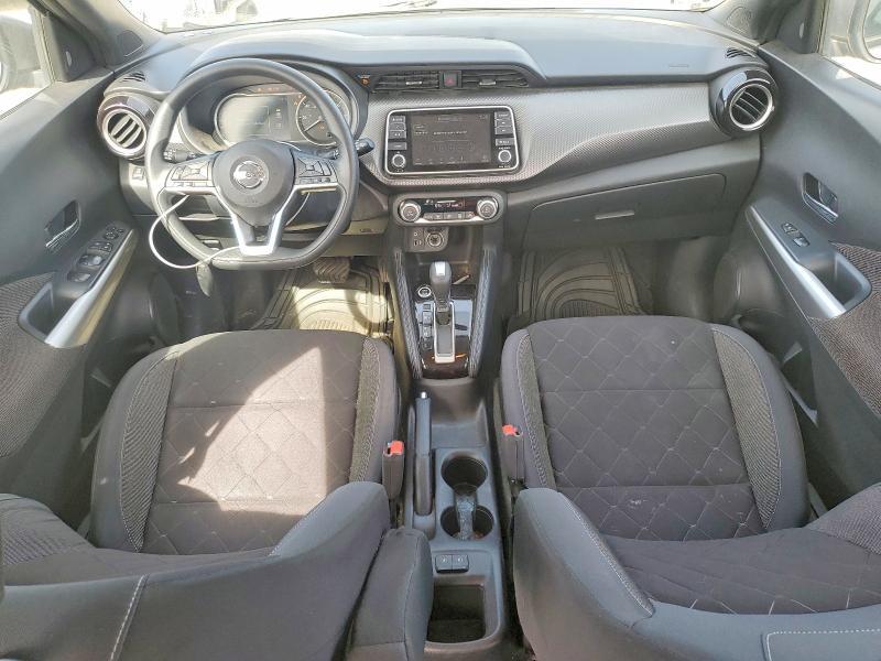 2019 Nissan Kicks sv