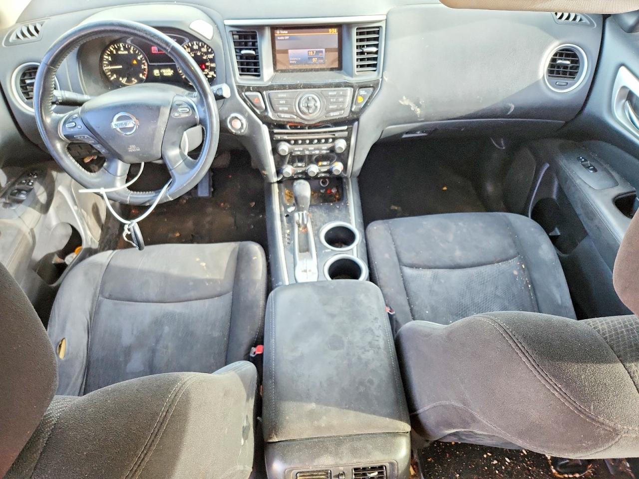 2015 Nissan Pathfinder sv