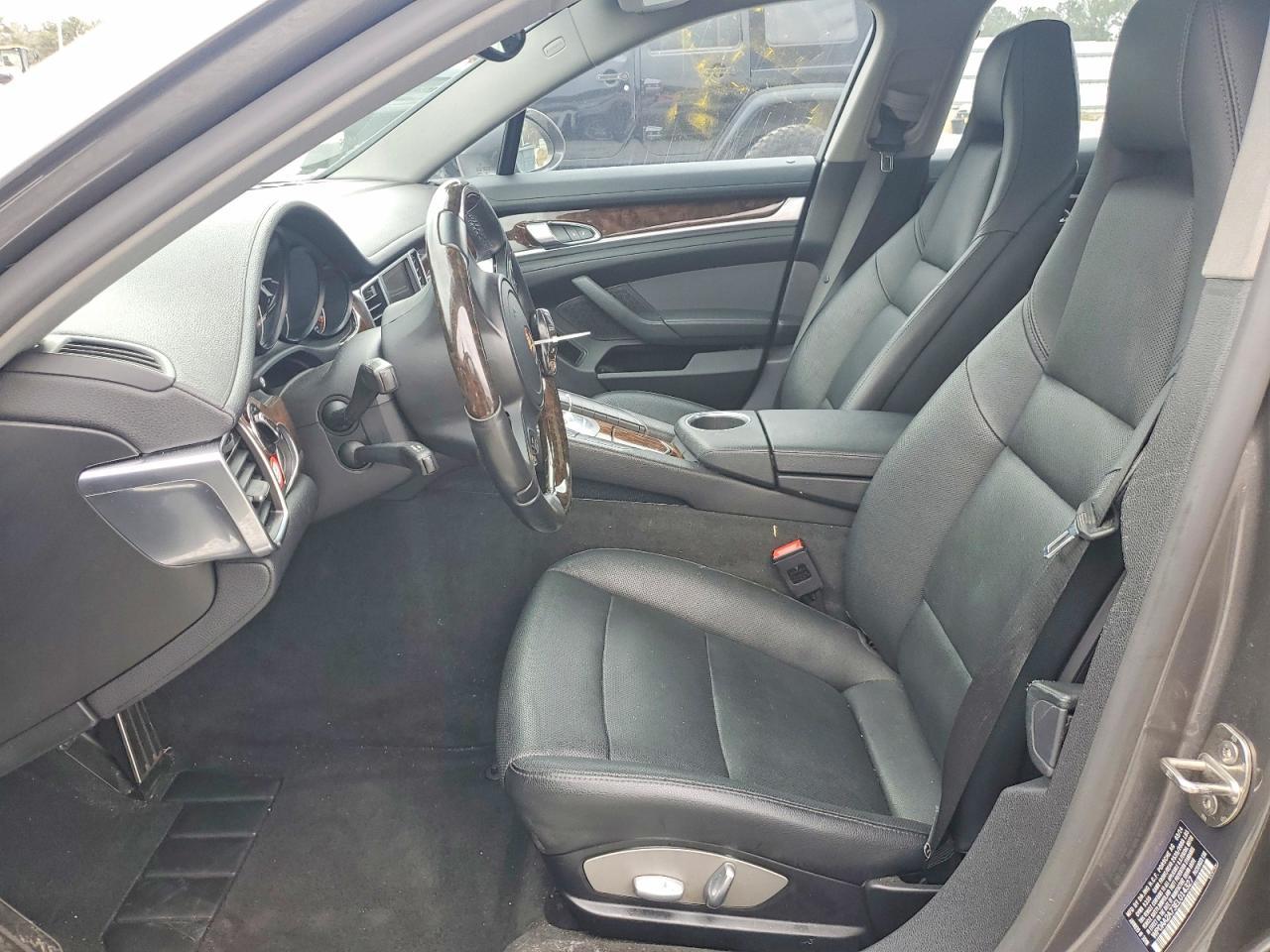 2014 Porsche Panamera 2