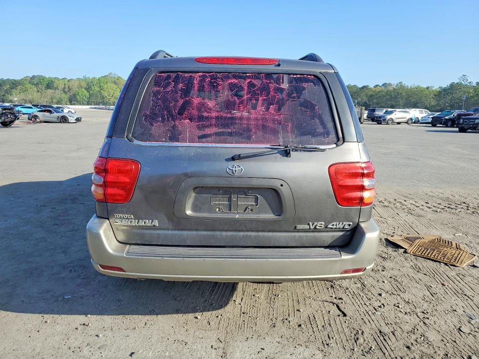 2004 Toyota Sequoia SR5