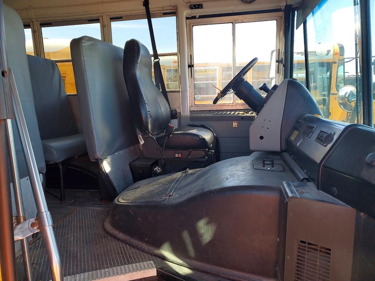 2012 Thomas SAF-T-LINER HDX-School Bus