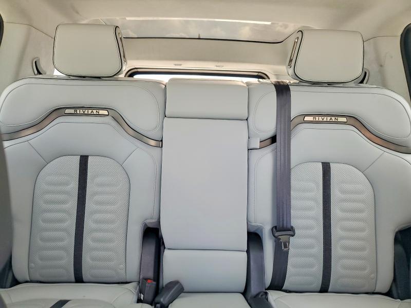 2025 Rivian R1S Adventure