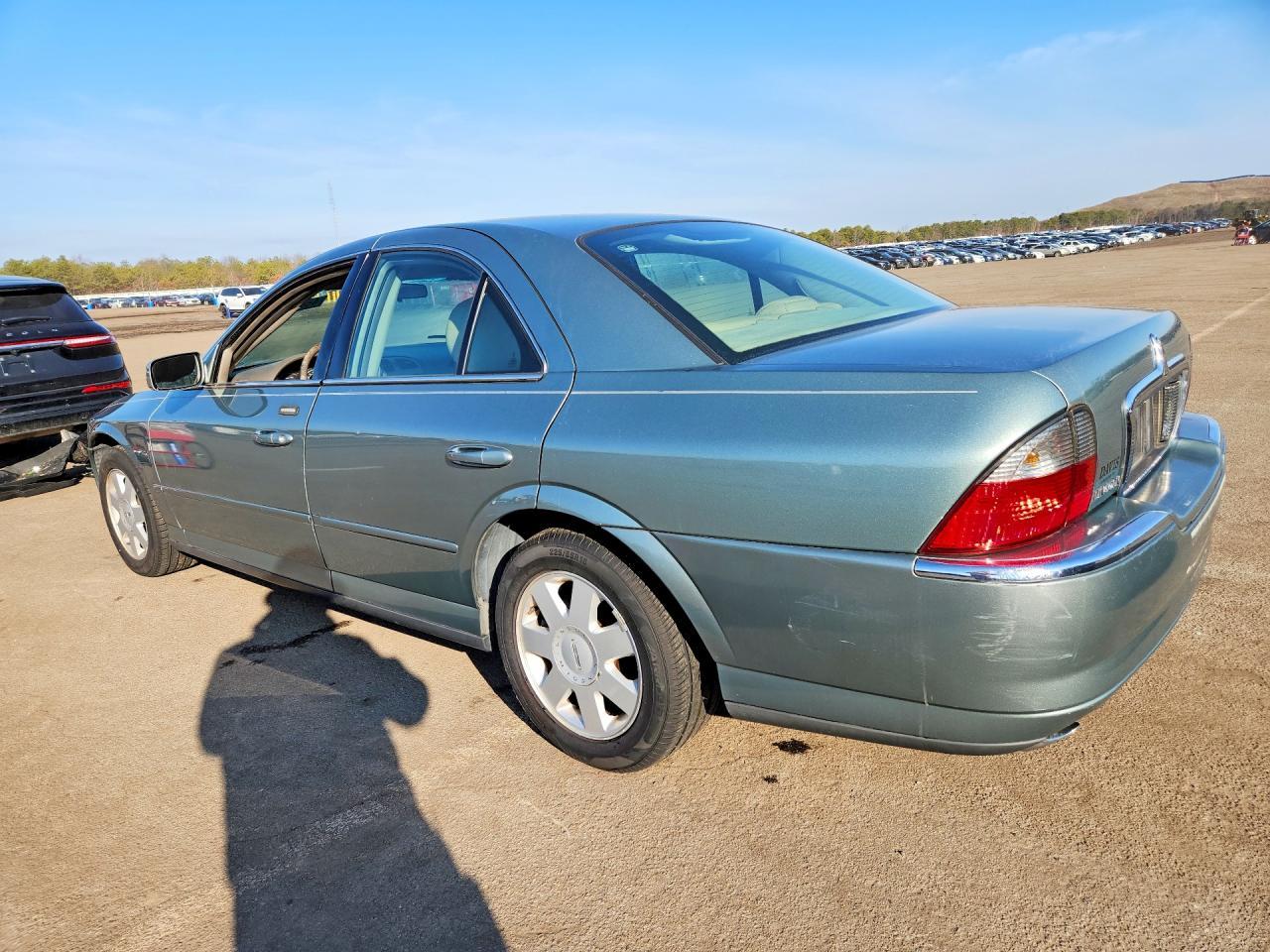 2005 Lincoln Townhouse LS
