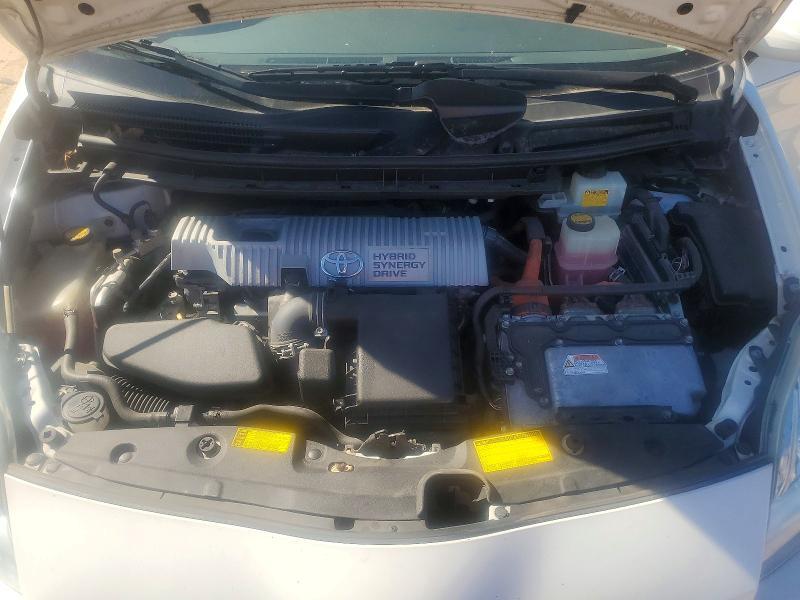 2010 Toyota Prius iii