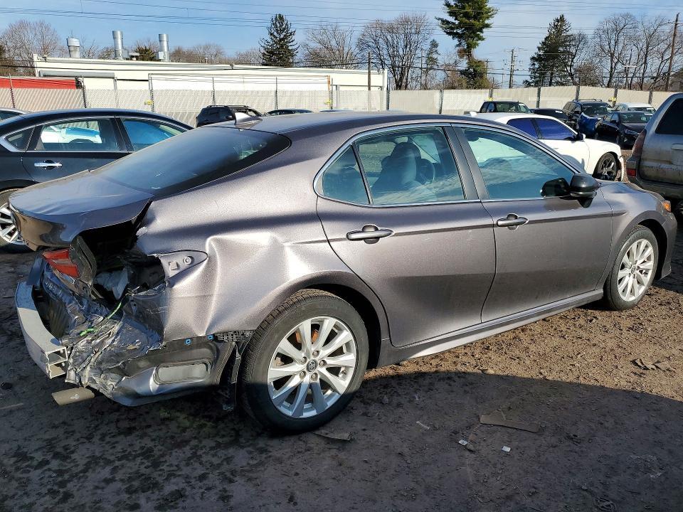 2019 Toyota Camry le