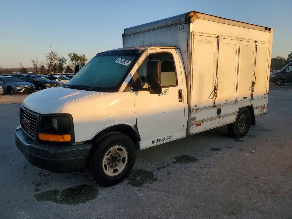 2009 GMC Savana BOX Truck