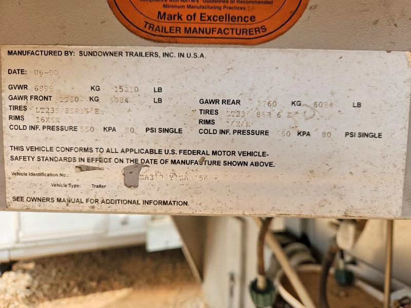 2000 Sundowner Livestock Trailer