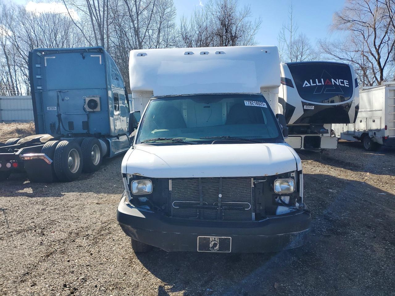 2015 GMC Savana Cutaway G3500