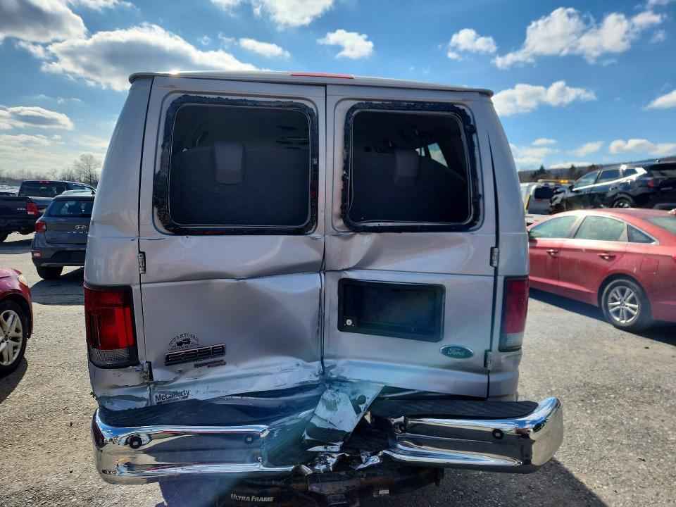 2008 Ford Econoline E350 Super Duty Wagon