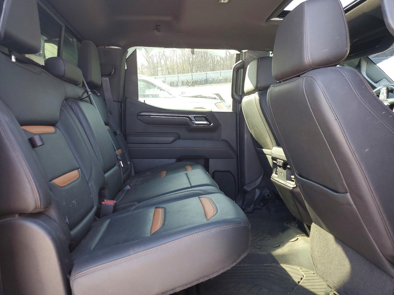2022 GMC Sierra K1500 AT4