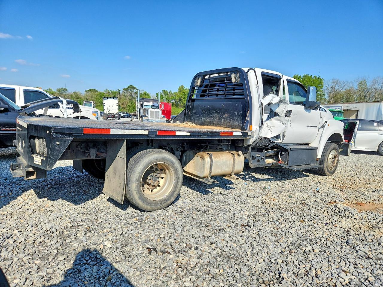 2019 Ford F650 Super Duty Flatbed Truck