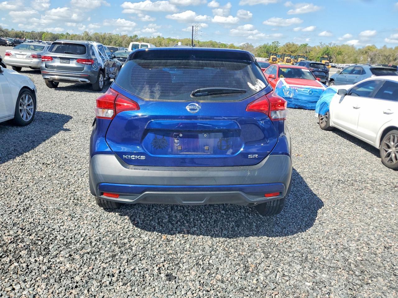 2018 Nissan Kicks sr