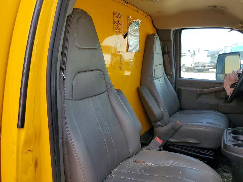 2022 GMC Savana box Truck