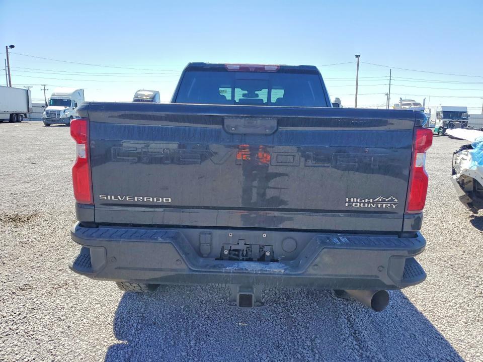 2022 Chevrolet Silverado K2500 High Country