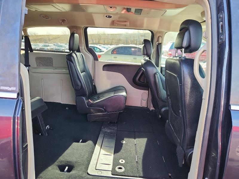 2014 Chrysler Town & Country Touring