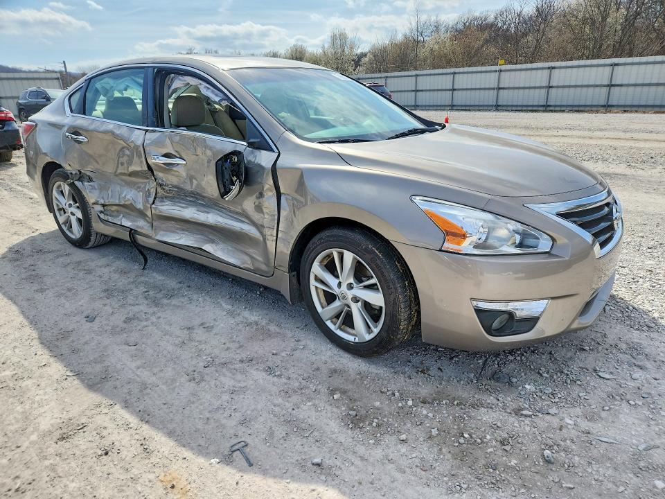 2014 Niss Altima 2.5 sv