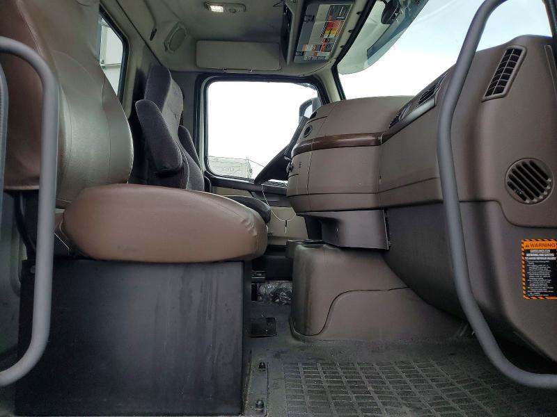 2017 Volvo VNL Semi Truck