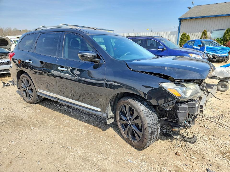 2017 Nissan Pathfinder Platinum
