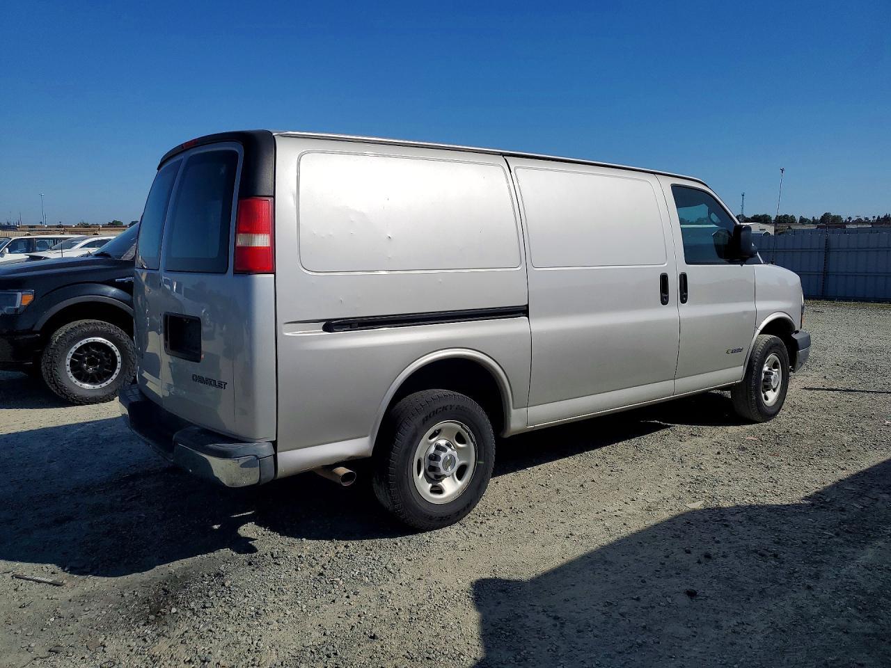 2005 Chev Rolet Express 2500 Utility / Service van