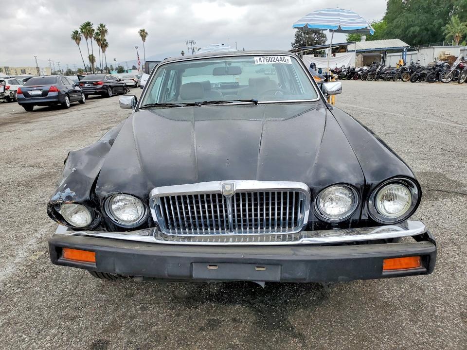 1986 Jaguar XJ6 Vanden Plas