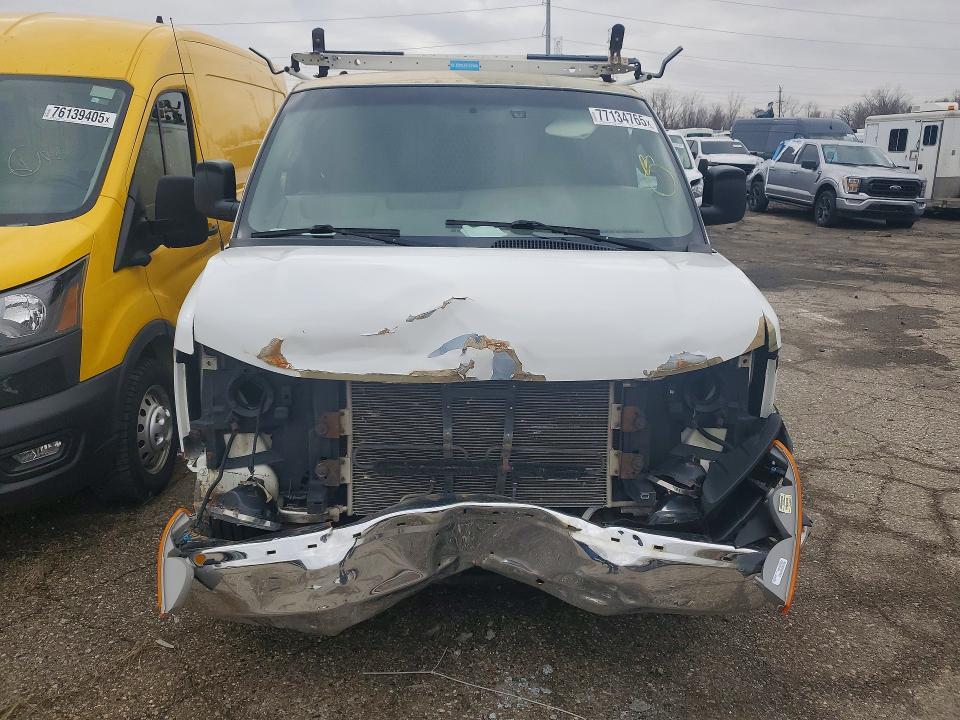 2017 GMC Savana 2500 Cargo Utility / Service van
