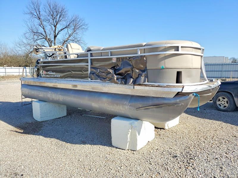2024 Sun Tracker Boat-Boats Pontoon Boat