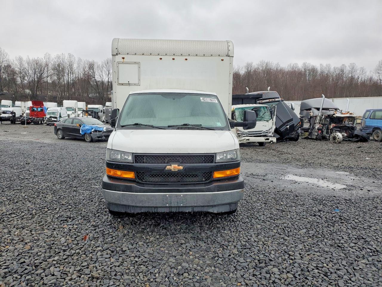 2018 Chevrolet Express BOX Truck