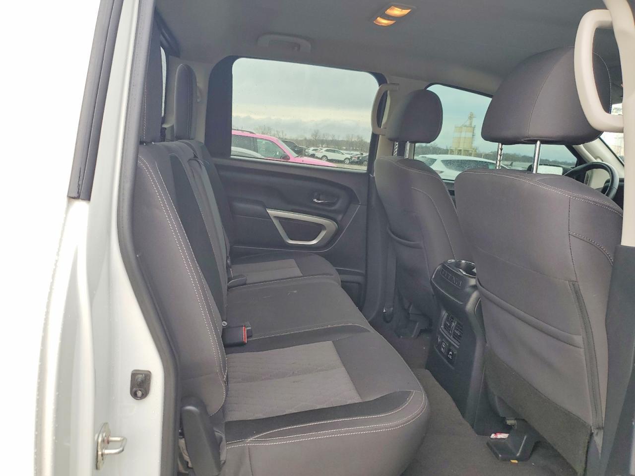 2021 Nissan Titan SV