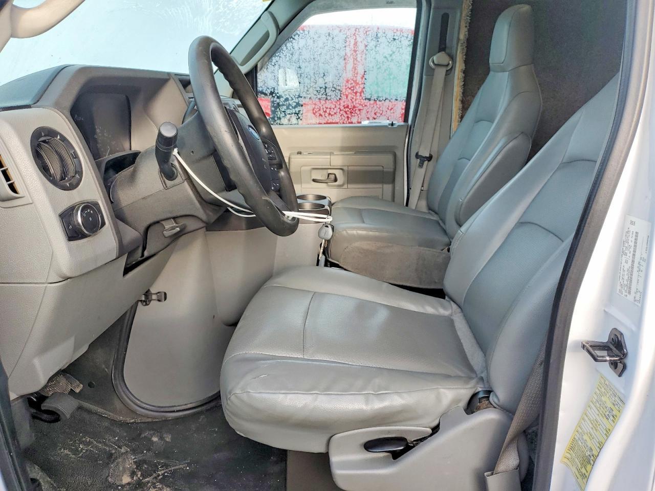 2021 Ford Econoline E350 Super Duty Cutaway Van