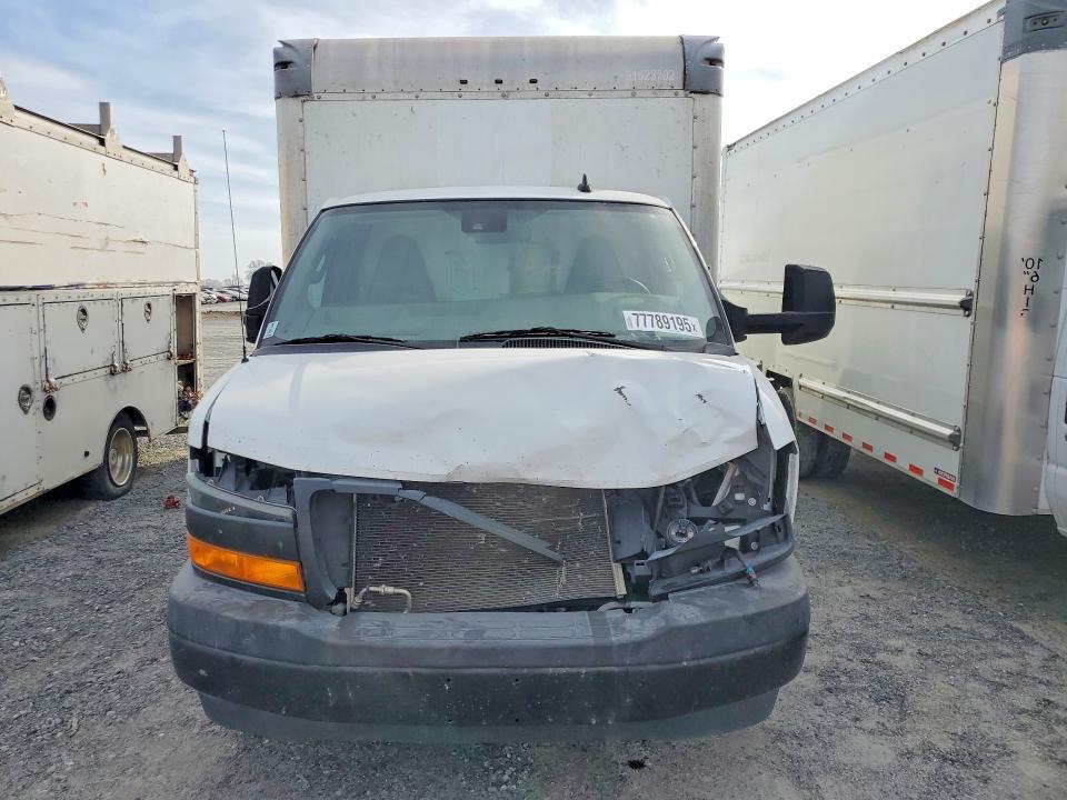 2021 GMC Savana BOX Truck