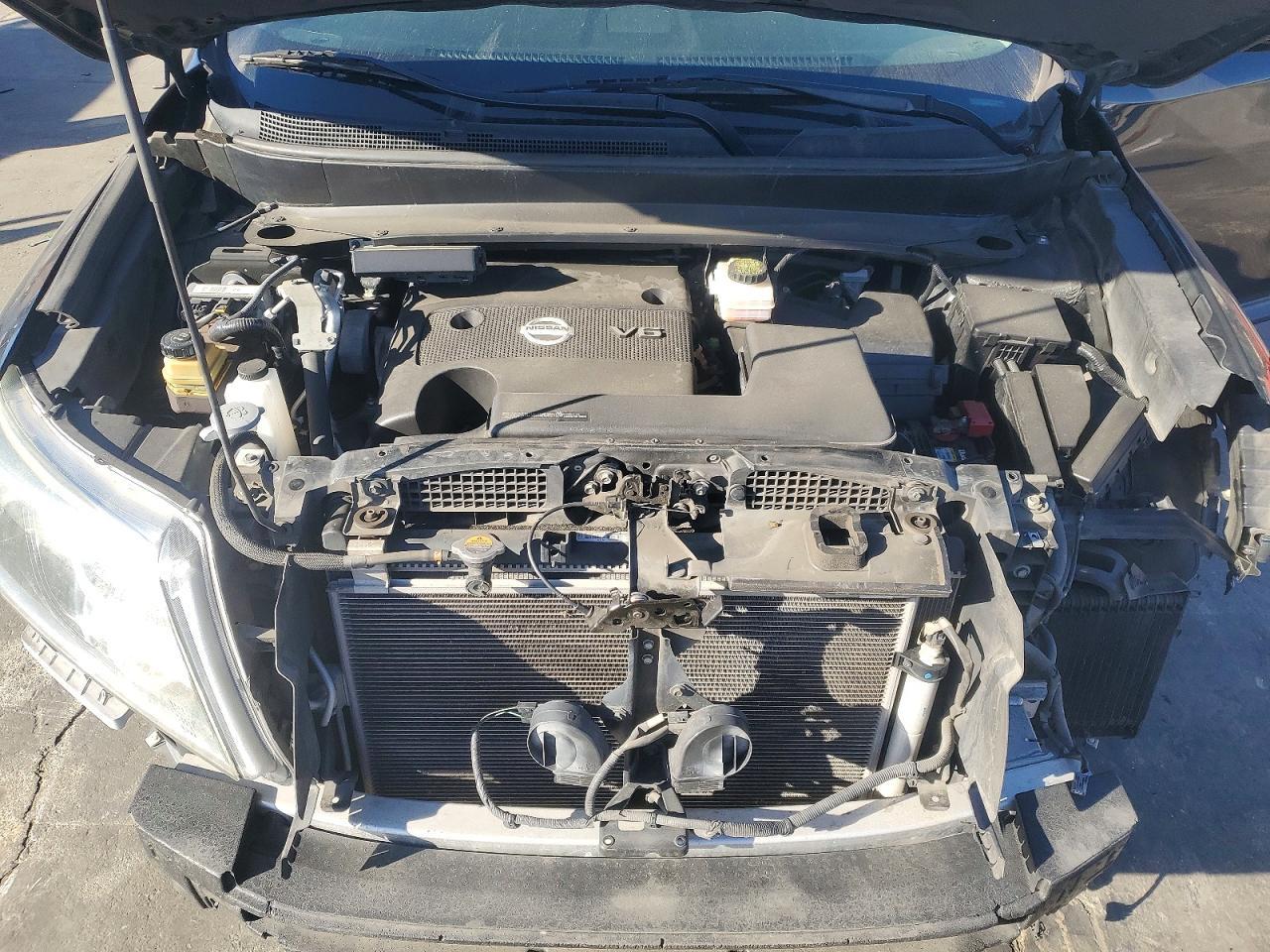 2014 Nissan Pathfinder sv