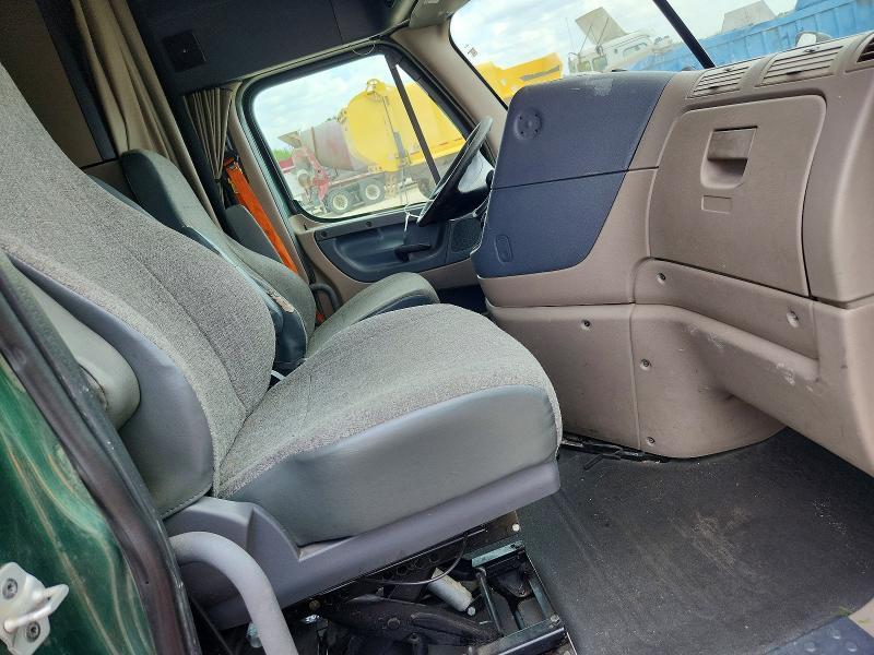 2018 Freigliner 2018 Freightliner Cascadia 125 Semi Truck